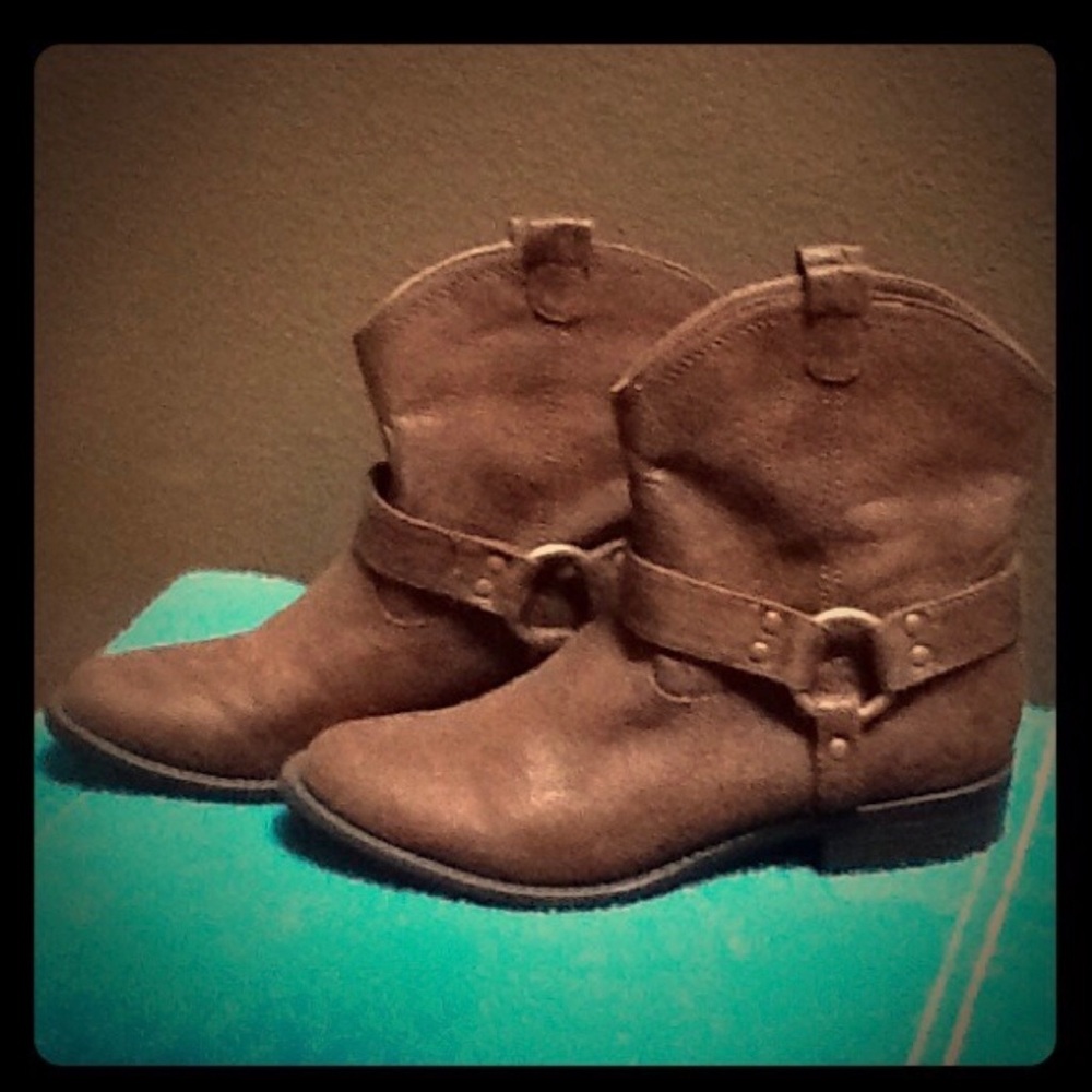 Bootylicious!!  Distressed Moto booties NWOT